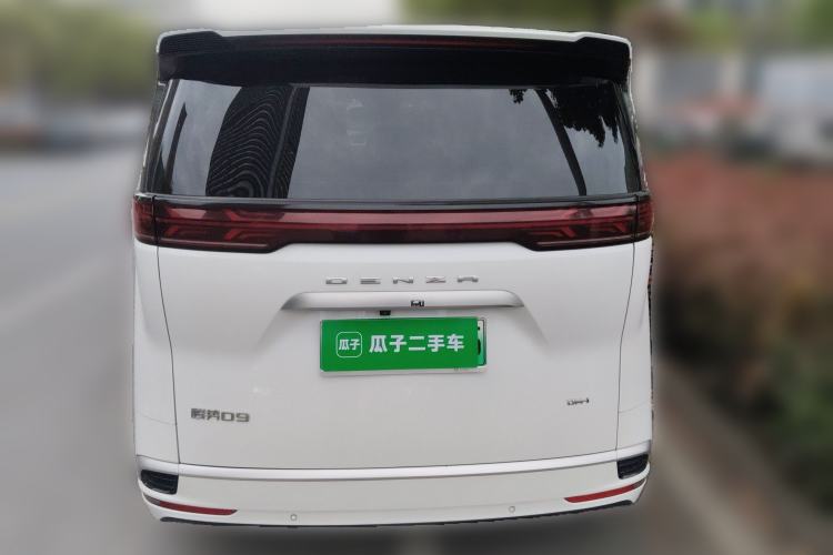 Used Denza D9 2022 DM-i 1040 Prestige Model Exterior 4
