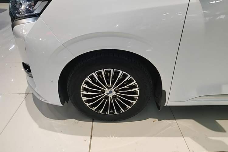 Used Denza D9 2022 DM-i 970 Four-Wheel Drive Flagship Model Exterior 4