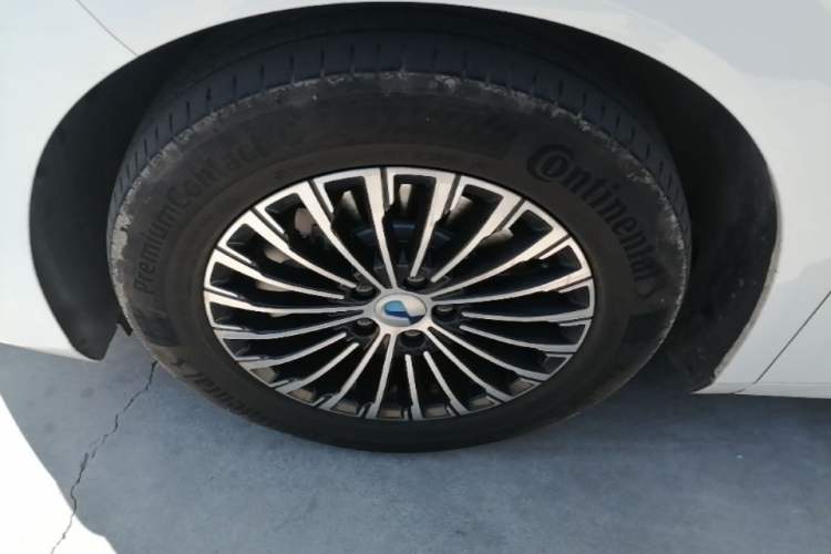 Used Denza D9 2022 DM-i 970 Four-Wheel Drive Flagship Model Exterior 4