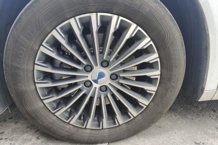 Used Denza D9 2022 DM-i 970 Four-Wheel Drive Prestige Model Exterior 4