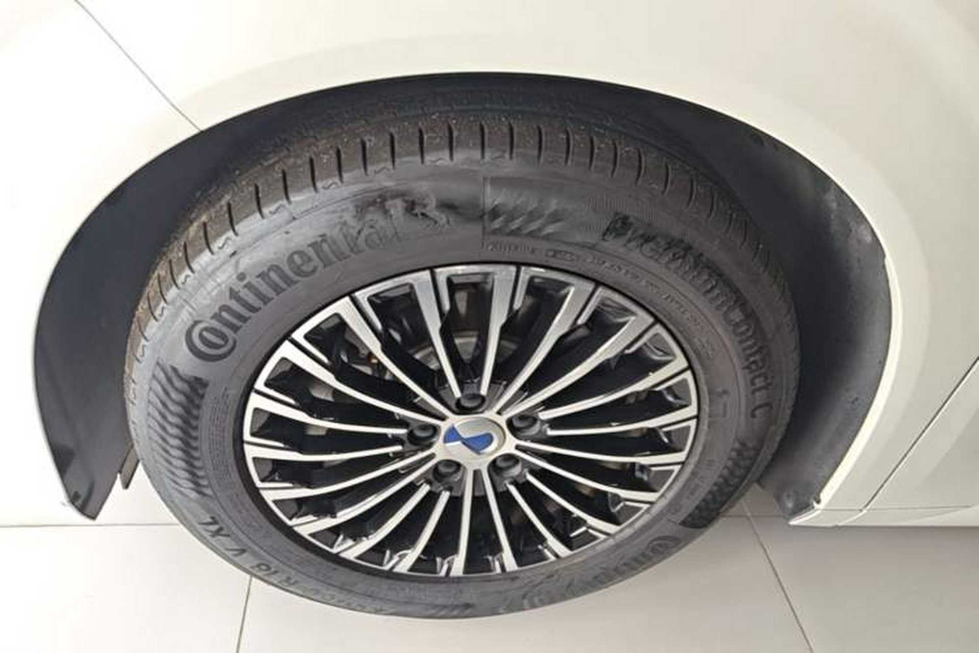 Used Denza D9 2022 DM-i 970 Four-Wheel Drive Flagship Model Exterior 4