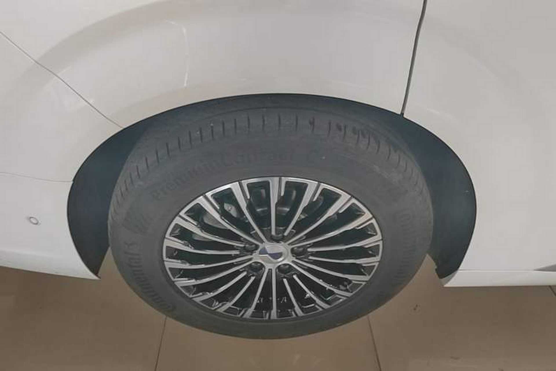 Used Denza D9 2022 DM-i 970 Four-Wheel Drive Flagship Model Exterior 5