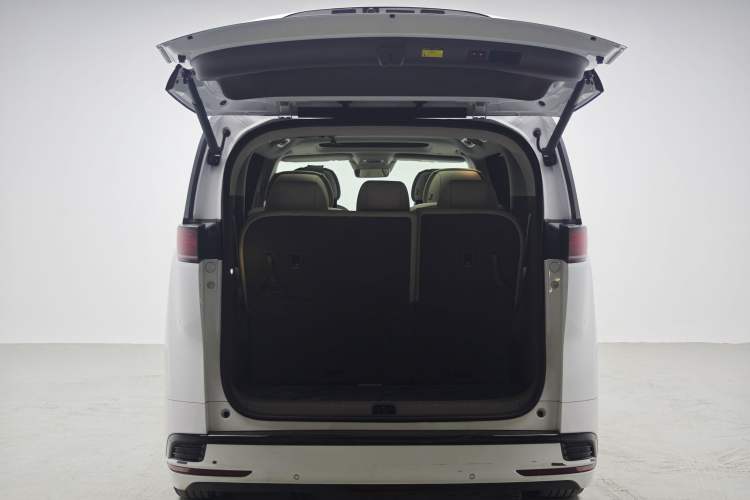 Used Denza D9 2022 DM-i 970 Four-Wheel Drive Flagship Model Exterior 6