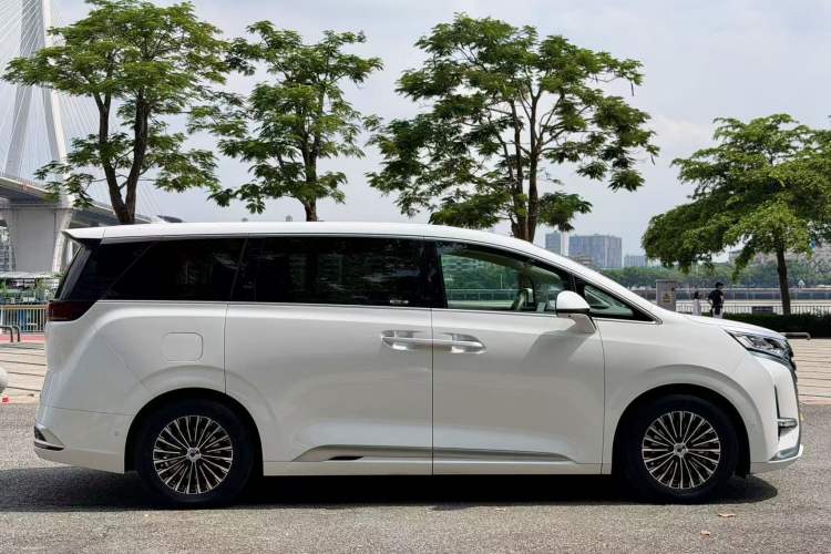 Used Denza D9 2022 DM-i 970 Four-Wheel Drive Flagship Model Exterior 7