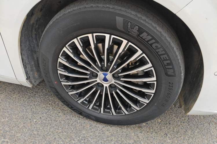 Used Denza D9 2022 DM-i 970 Four-Wheel Drive Flagship Model Exterior 7
