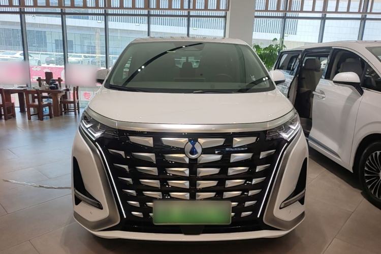 Used Denza D9 2022 DM-i 970 Four-Wheel Drive Flagship Model Front