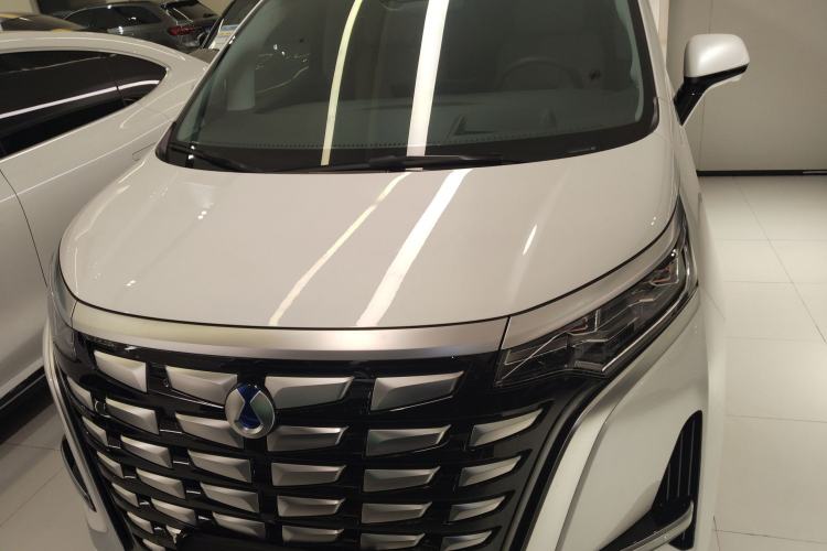 Used Denza D9 2022 DM-i 970 Four-Wheel Drive Flagship Model Front