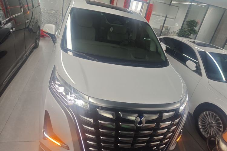 Used Denza D9 2022 DM-i 970 Four-Wheel Drive Flagship Model Front