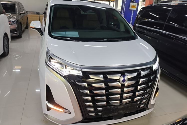 Used Denza D9 2022 DM-i 1040 Prestige Model Front
