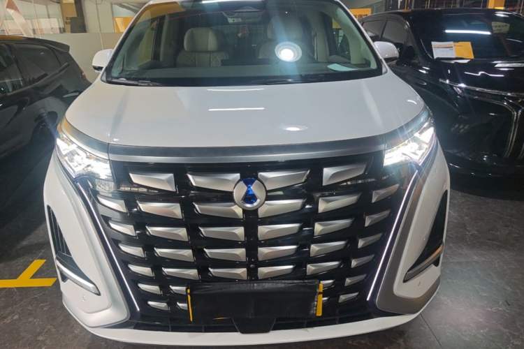 Used Denza D9 2022 DM-i 970 Four-Wheel Drive Flagship Model Front