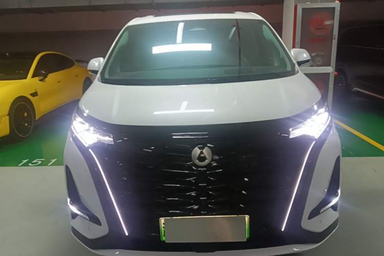 Used Denza D9 2022 DM-i 970 Four-Wheel Drive Flagship Model Front