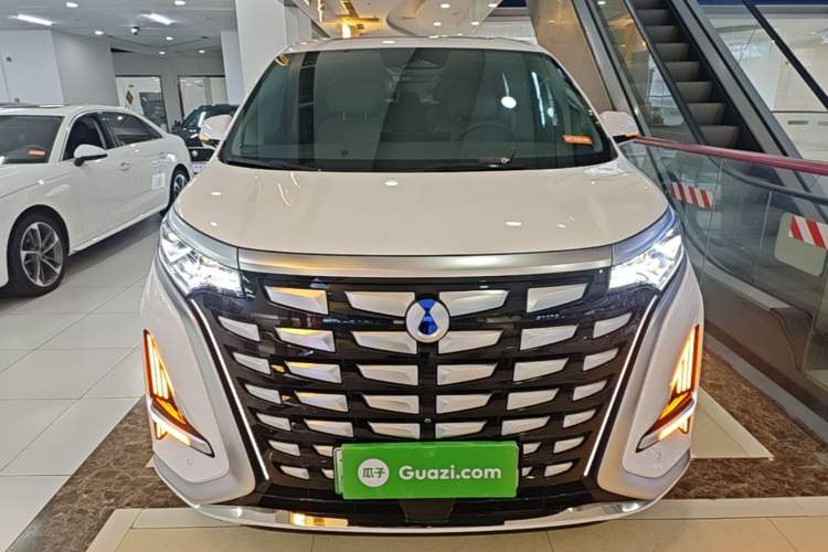 Used Denza D9 2022 DM-i 970 Four-Wheel Drive Flagship Model Front