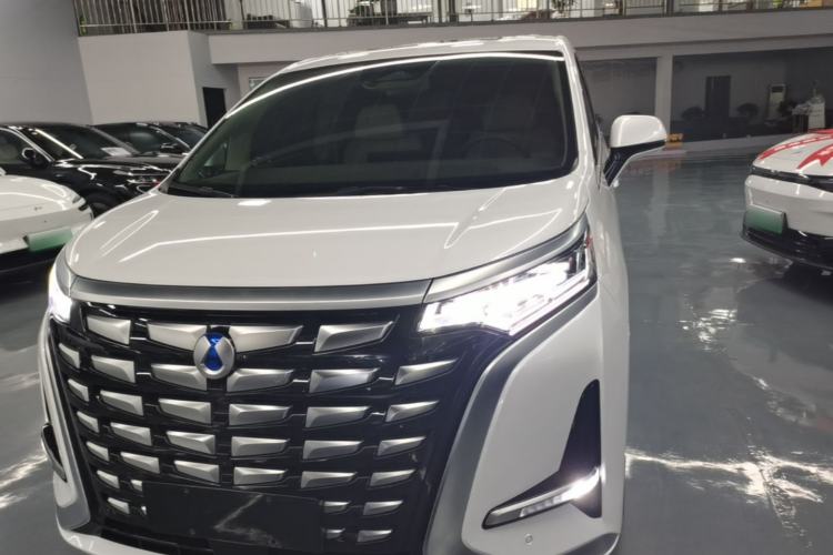Used Denza D9 2022 DM-i 970 Four-Wheel Drive Prestige Model Front