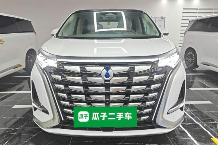 Used Denza D9 2022 DM-i 970 Four-Wheel Drive Flagship Model Front