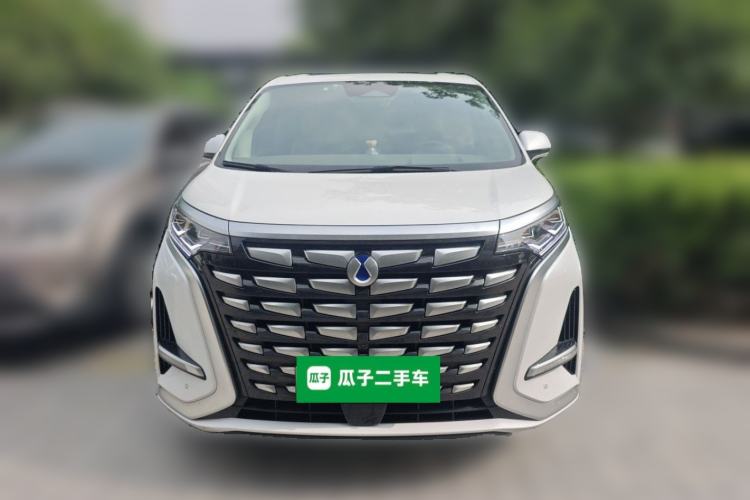 Used Denza D9 2022 DM-i 970 Four-Wheel Drive Prestige Model Front