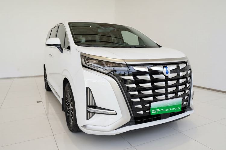 Used Denza D9 2022 DM-i 970 Four-Wheel Drive Prestige Model Front Right 45 Deg