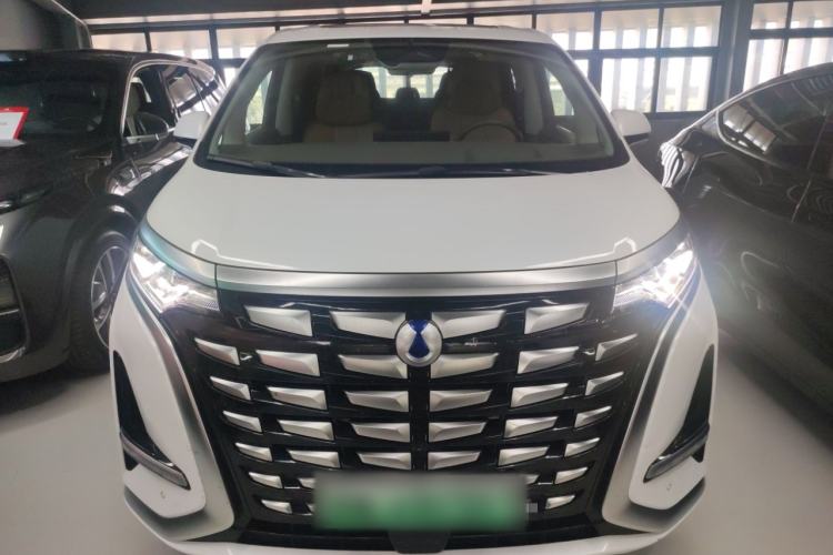 Used Denza D9 2022 DM-i 970 Four-Wheel Drive Prestige Model Front