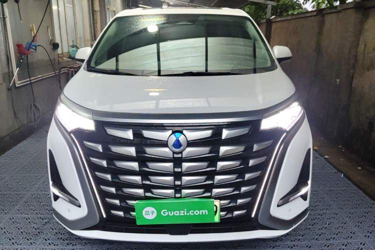 Used Denza D9 2022 DM-i 970 Four-Wheel Drive Flagship Model Front