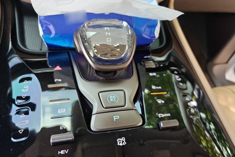 Used Denza D9 2022 DM-i 970 Four-Wheel Drive Prestige Model Gear Lever