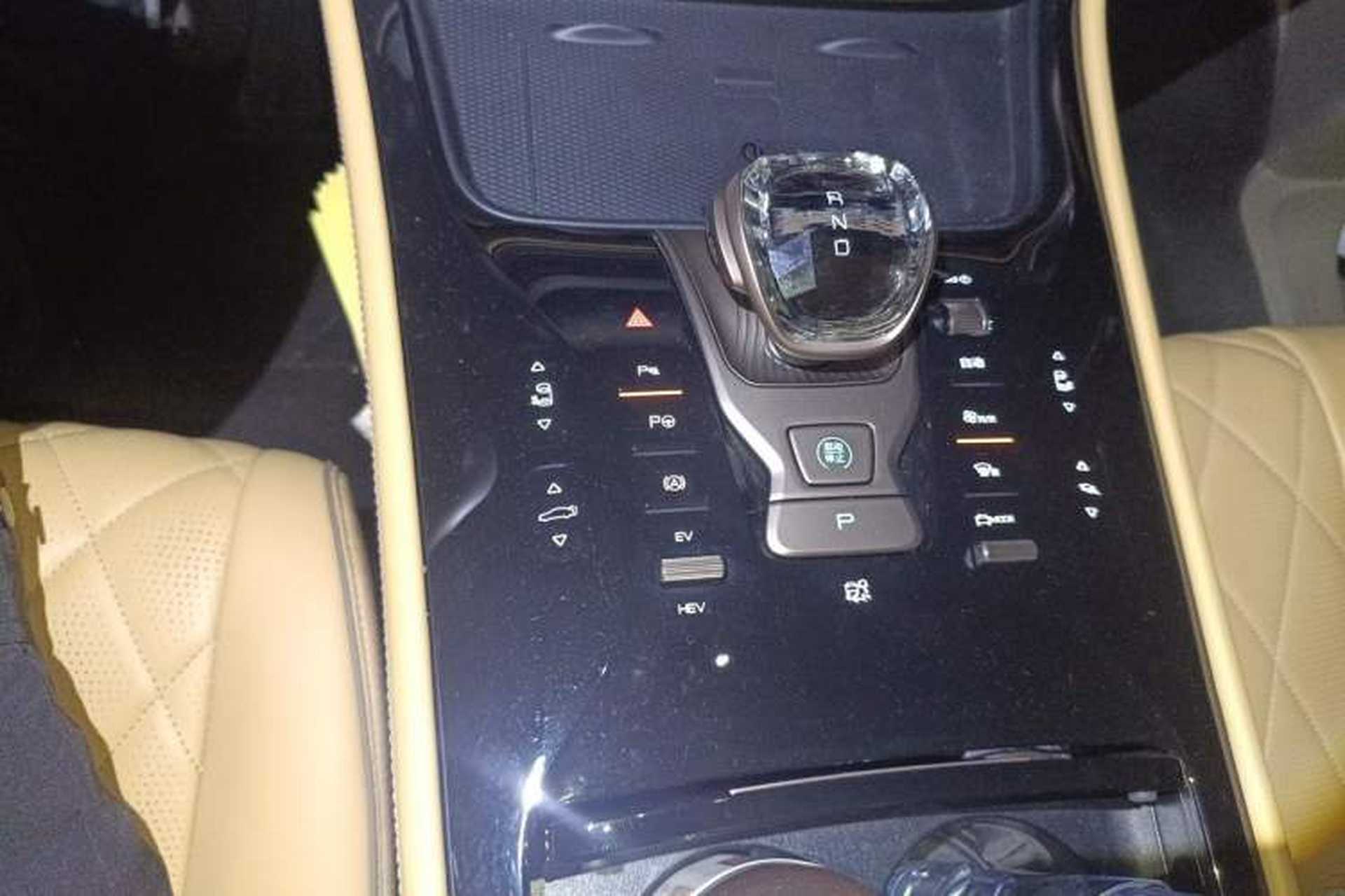 Used Denza D9 2022 DM-i 970 Four-Wheel Drive Flagship Model Gear Lever