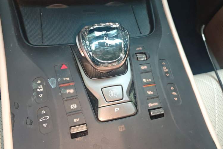 Used Denza D9 2022 DM-i 970 Four-Wheel Drive Flagship Model Gear Lever