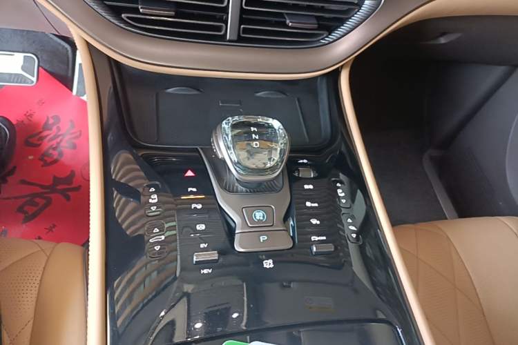 Used Denza D9 2022 DM-i 970 Four-Wheel Drive Flagship Model Gear Lever