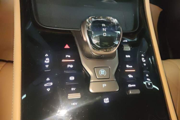 Used Denza D9 2022 DM-i 970 Four-Wheel Drive Flagship Model Gear Lever