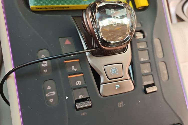 Used Denza D9 2022 DM-i 970 Four-Wheel Drive Prestige Model Gear Lever