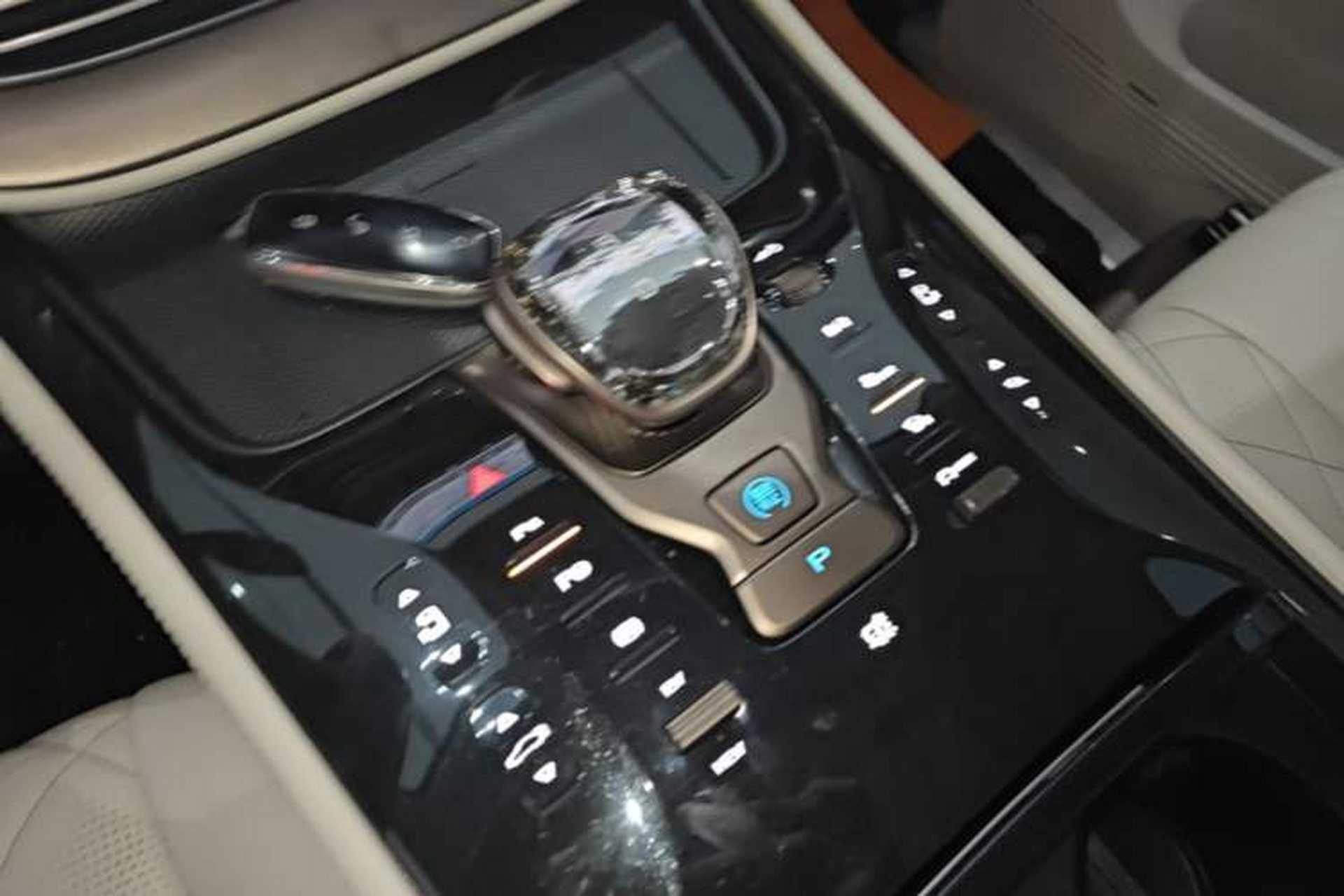 Used Denza D9 2022 DM-i 970 Four-Wheel Drive Flagship Model Gear Lever