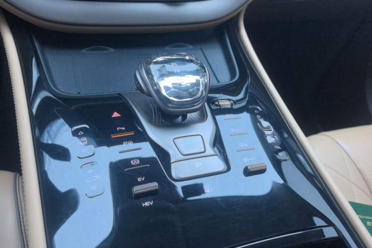 Used Denza D9 2022 DM-i 970 Four-Wheel Drive Flagship Model Gear Lever