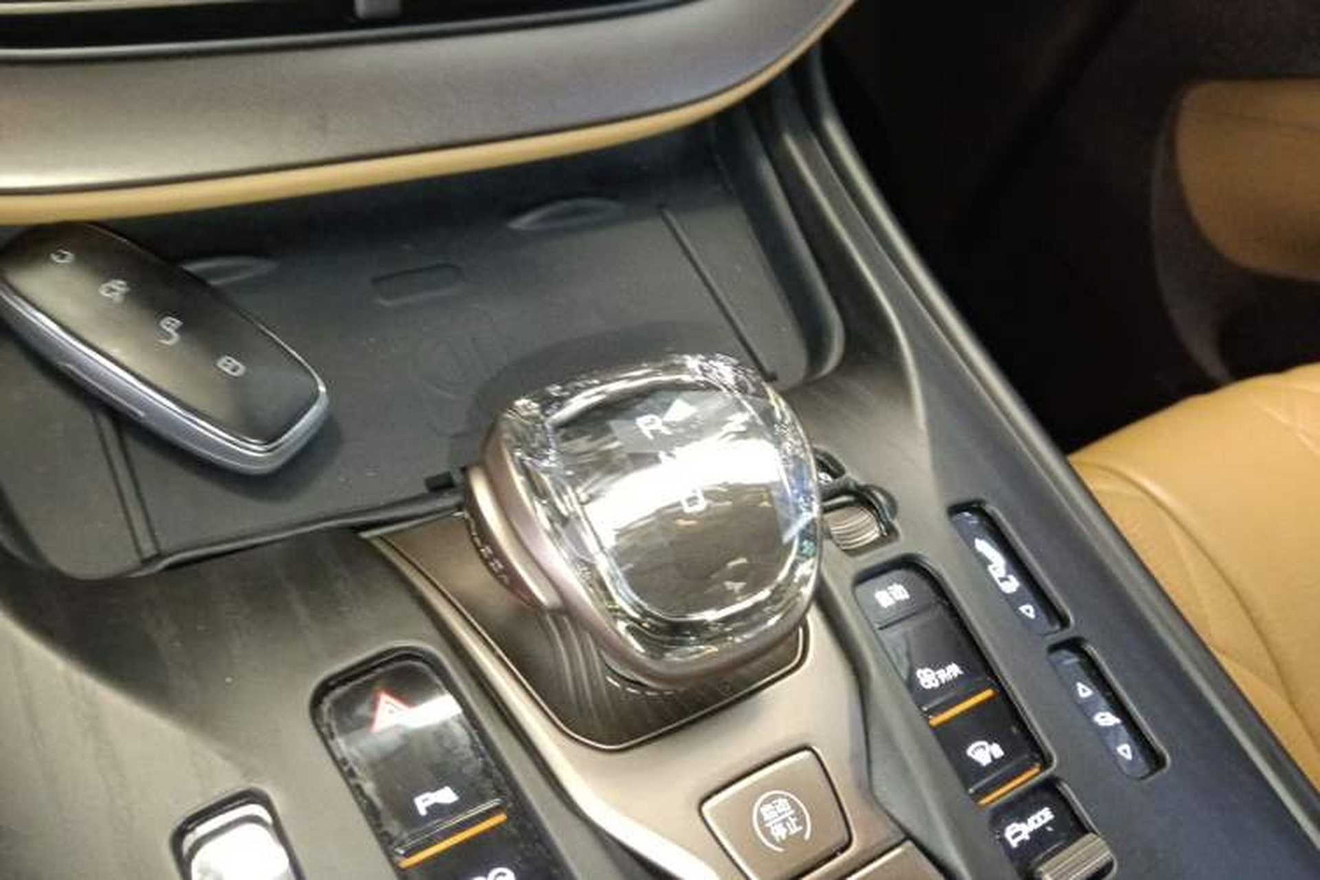 Used Denza D9 2022 DM-i 970 Four-Wheel Drive Flagship Model Gear Lever