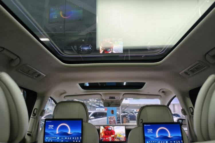 Used Denza D9 2022 DM-i 970 Four-Wheel Drive Flagship Model Headliner