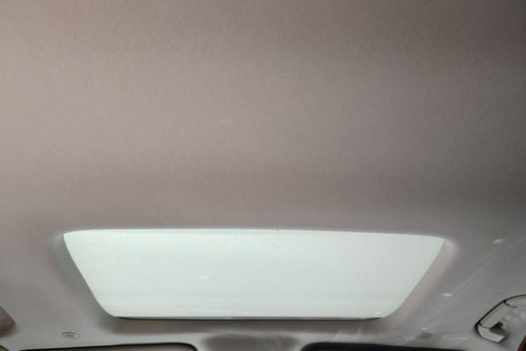 Used Denza D9 2022 DM-i 1040 Prestige Model Headliner