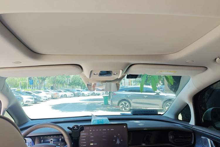 Used Denza D9 2022 DM-i 945 Luxury Model Headliner