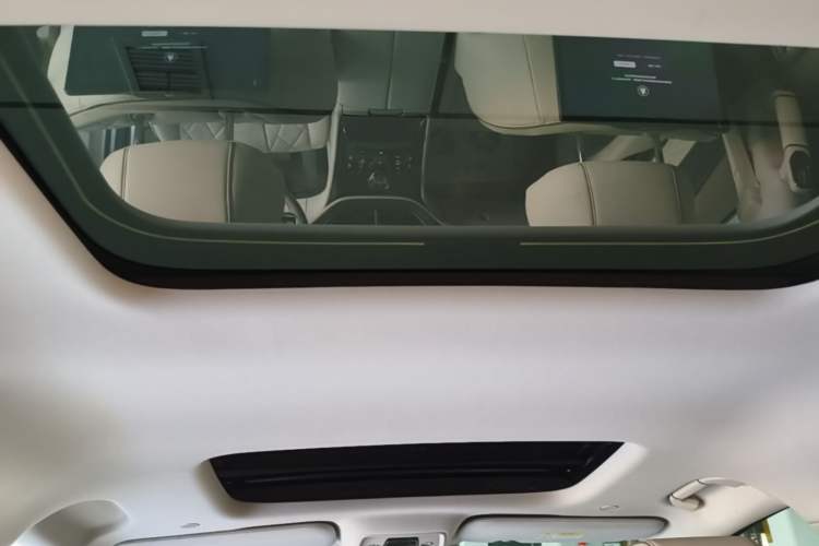 Used Denza D9 2022 DM-i 970 Four-Wheel Drive Prestige Model Headliner