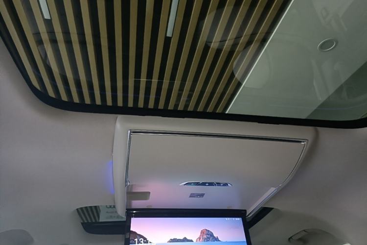 Used Denza D9 2022 DM-i 1040 Prestige Model Headliner