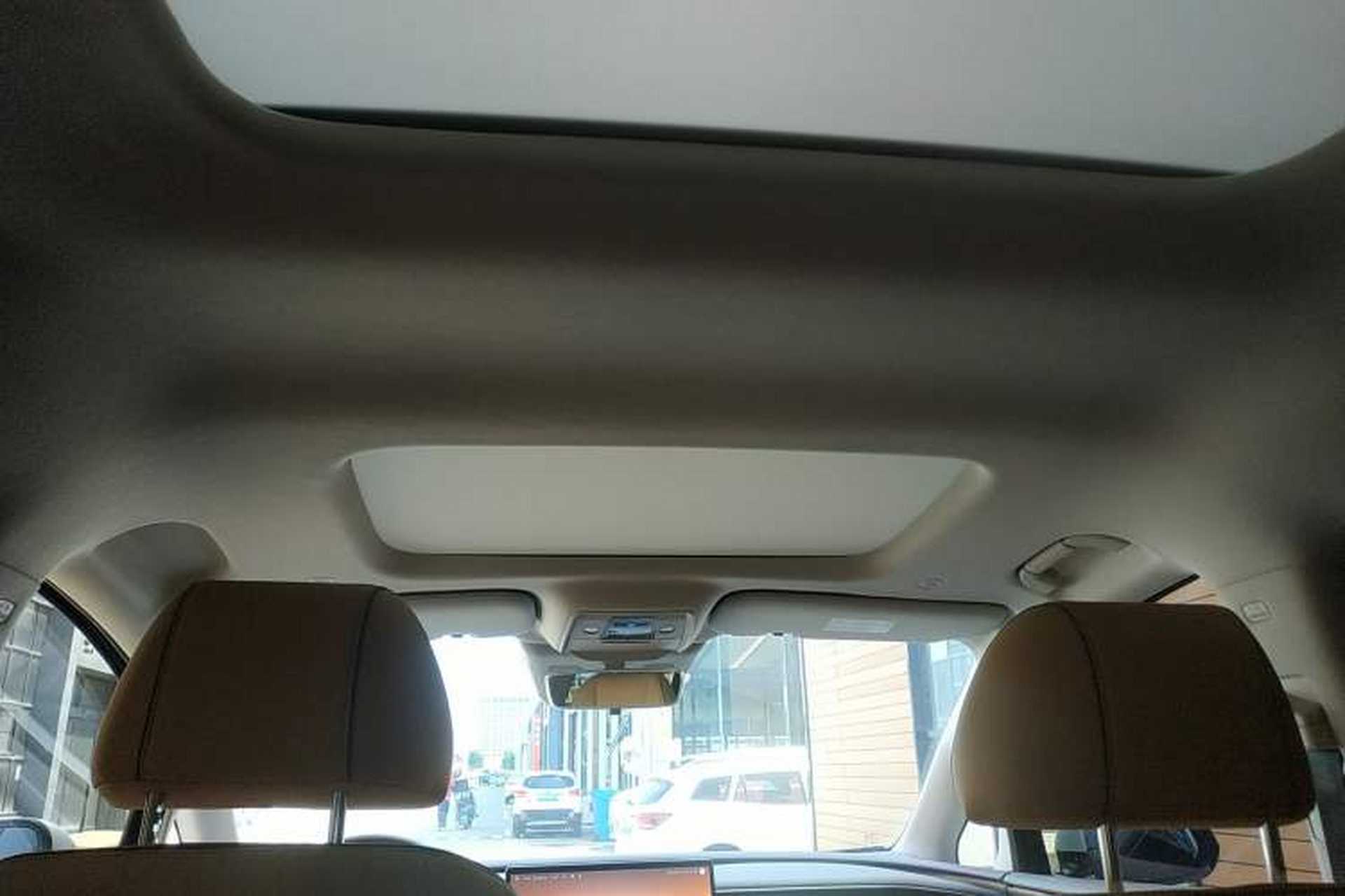 Used Denza D9 2022 DM-i 1040 Prestige Model Headliner