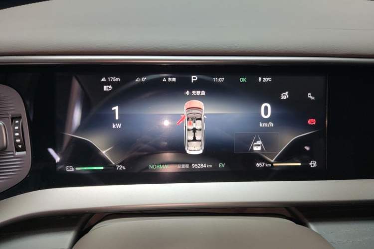 Used Denza D9 2022 DM-i 970 Four-Wheel Drive Flagship Model Instrument Cluster