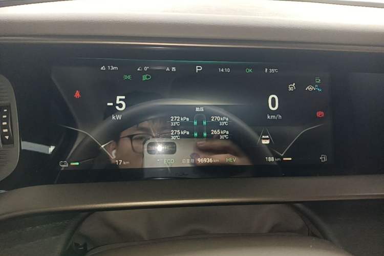 Used Denza D9 2022 DM-i 970 Four-Wheel Drive Flagship Model Instrument Cluster