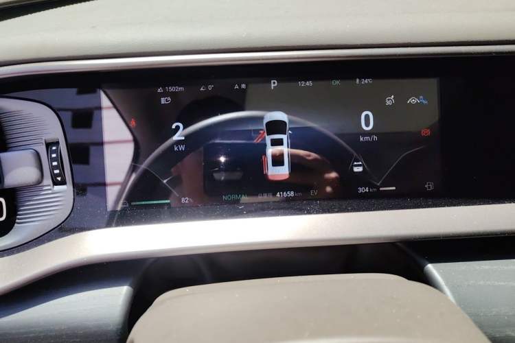 Used Denza D9 2022 DM-i 970 Four-Wheel Drive Prestige Model Instrument Cluster