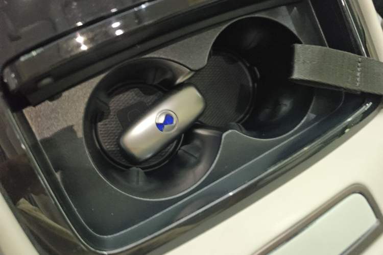 Used Denza D9 2022 EV 600 Four-Wheel Drive Flagship Model Interior 1