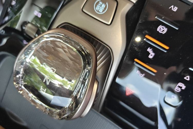 Used Denza D9 2022 DM-i 970 Four-Wheel Drive Prestige Model Interior 1