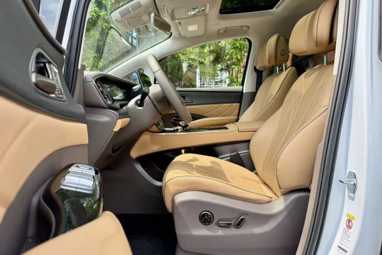 Used Denza D9 2022 DM-i 970 Four-Wheel Drive Flagship Model Interior 1