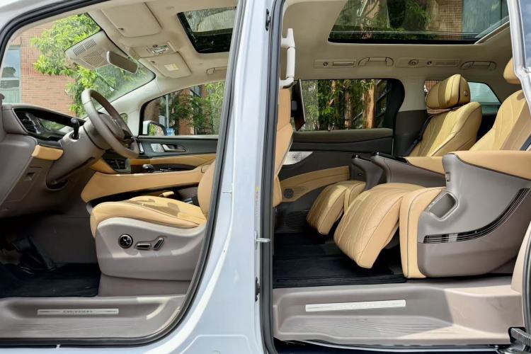 Used Denza D9 2022 DM-i 970 Four-Wheel Drive Flagship Model Interior 2
