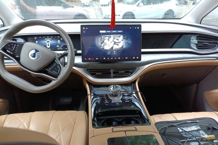 Used Denza D9 2022 DM-i 1040 Prestige Model Interior 2