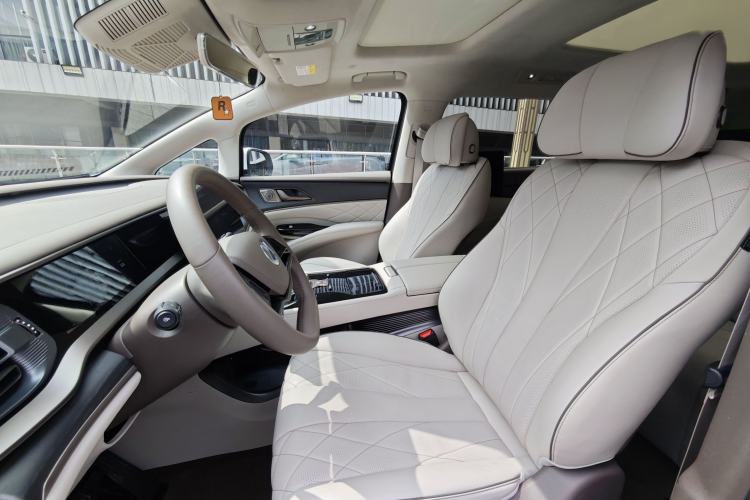 Used Denza D9 2022 DM-i 970 Four-Wheel Drive Flagship Model Interior 3