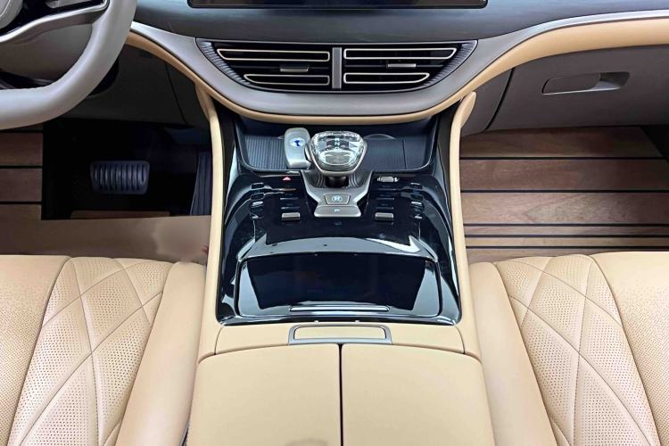 Used Denza D9 2022 DM-i 970 Four-Wheel Drive Flagship Model Interior 3