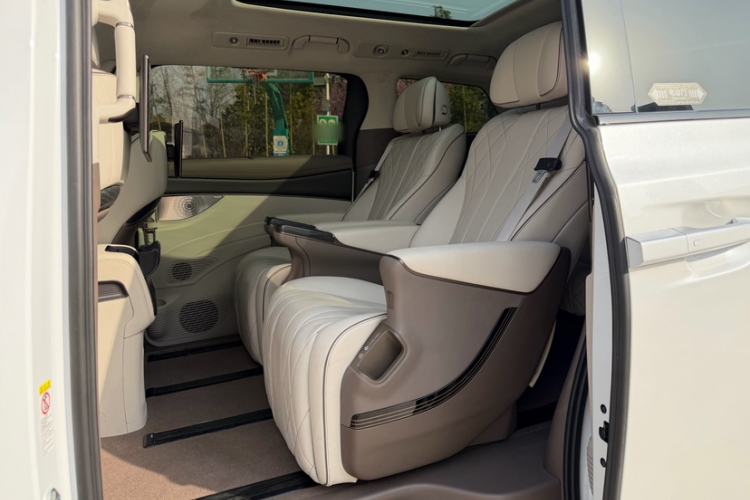 Used Denza D9 2022 DM-i 970 Four-Wheel Drive Flagship Model Interior 3