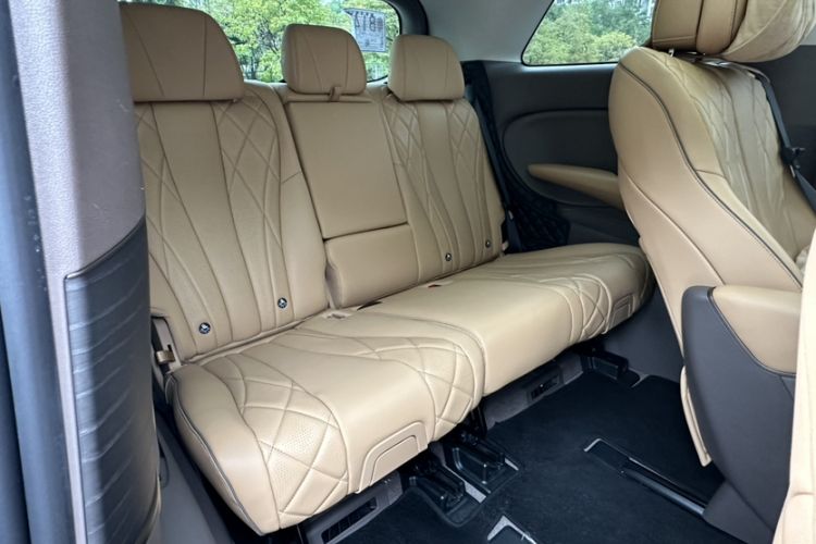 Used Denza D9 2022 DM-i 970 Four-Wheel Drive Prestige Model Interior 3
