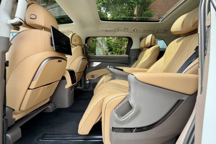 Used Denza D9 2022 DM-i 970 Four-Wheel Drive Flagship Model Interior 3